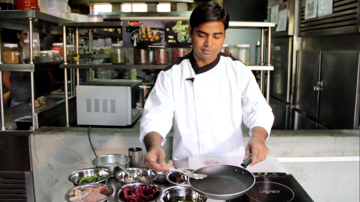 Cook,Chef,Wok,Cookware and bakeware,Cooking,Food,Dish,Cooking show,Cuisine