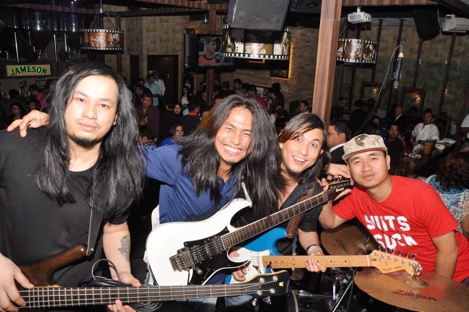 Guitar,Musical instrument,String instrument,Musician,String instrument,Plucked string instruments,Guitarist,Music,Bassist,Bass guitar