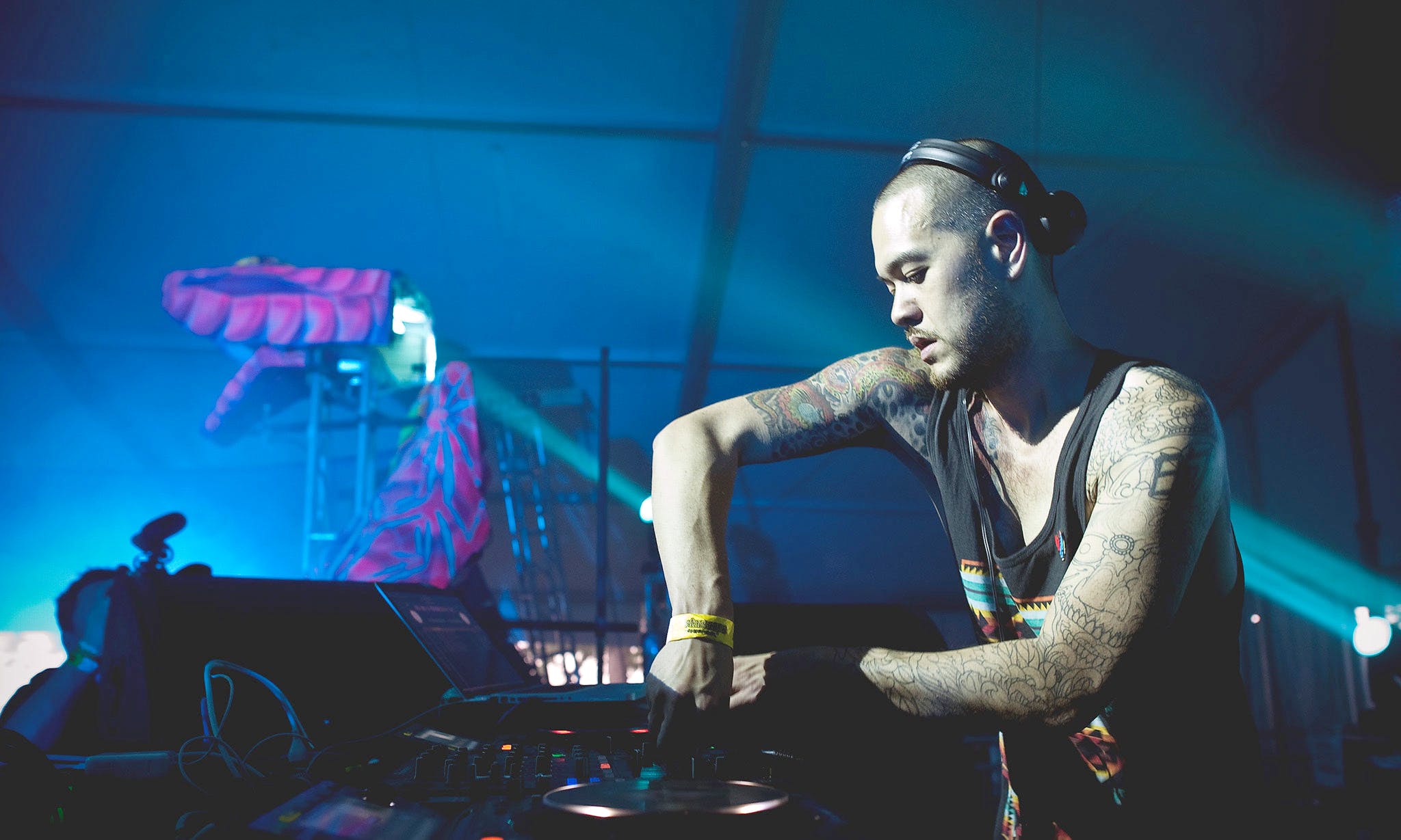 Performance,Entertainment,Music artist,Performing arts,Stage,Music,Musician,Event,Concert,Public event